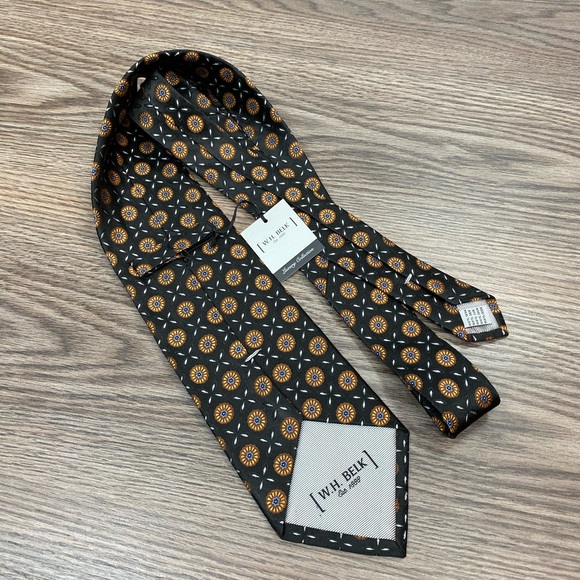 W.H. Belk NWT Black w/ Gold & Blue Check Tie - Picture 2 of 4